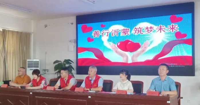 公益助學(xué)送愛心，魯勝園林在路上……